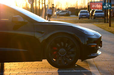 Седан Tesla Model 3 2021 в 