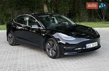 Седан Tesla Model 3 2019 в Львове