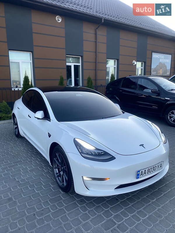 Седан Tesla Model 3 2020 в Вінниці