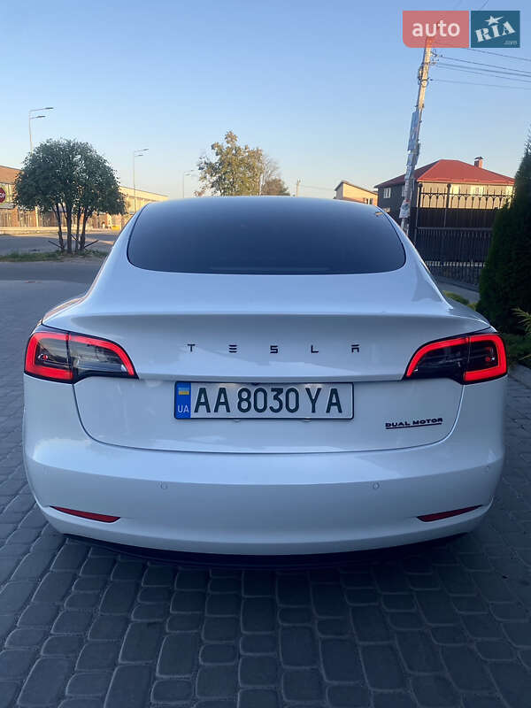 Седан Tesla Model 3 2020 в Вінниці