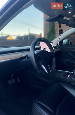 Седан Tesla Model 3 2020 в 