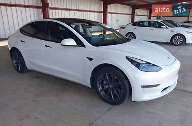 Седан Tesla Model 3 2021 в Киеве