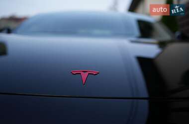 Седан Tesla Model 3 2020 в 