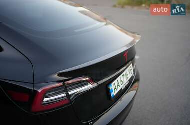 Седан Tesla Model 3 2020 в 
