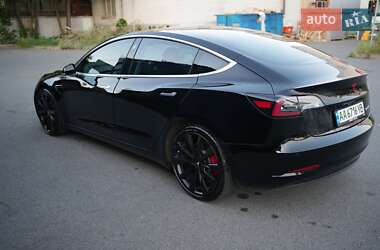 Седан Tesla Model 3 2020 в 