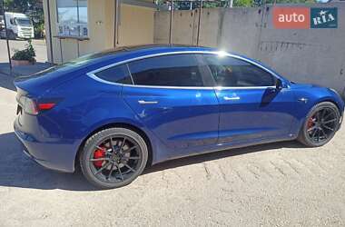 Седан Tesla Model 3 2019 в 