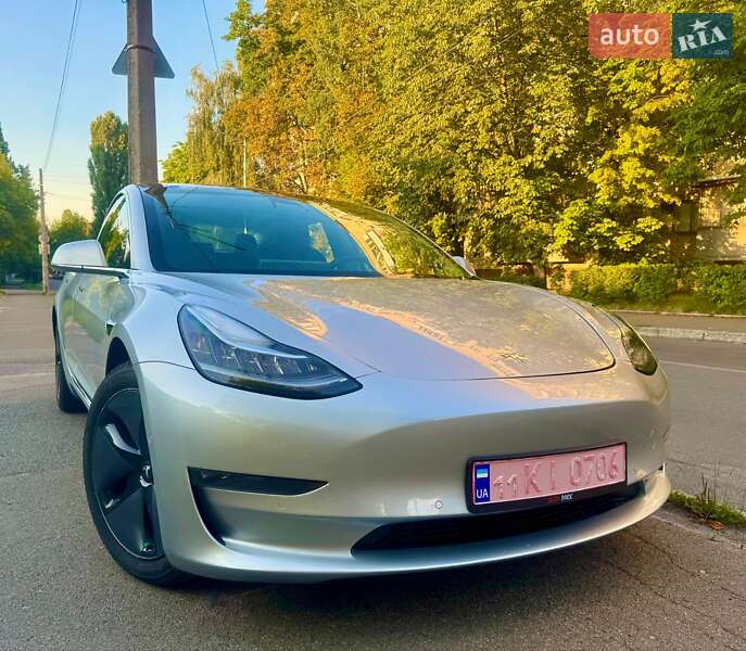 Седан Tesla Model 3 2018 в Києві