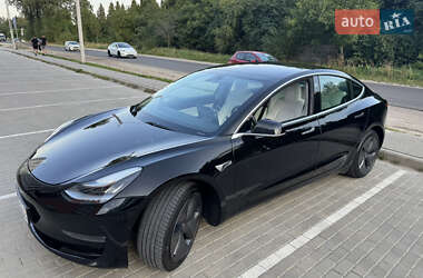 Седан Tesla Model 3 2019 в Львові
