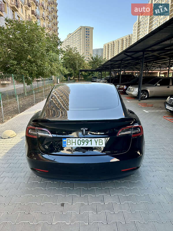 Седан Tesla Model 3 2021 в Одесі