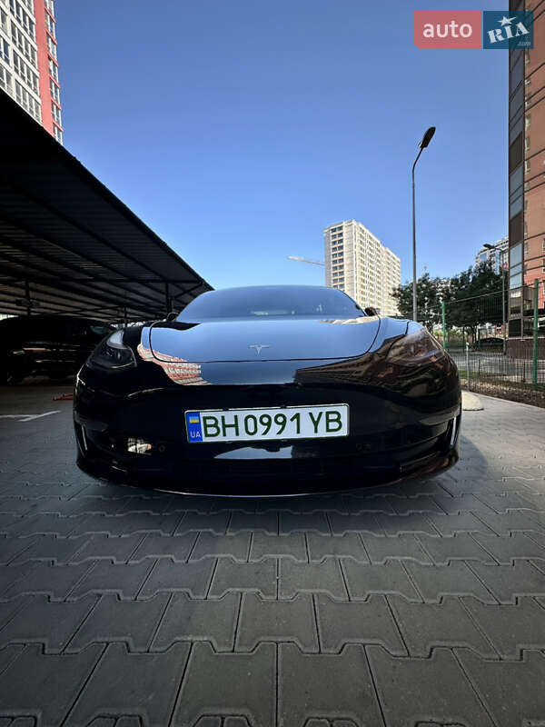 Седан Tesla Model 3 2021 в Одесі