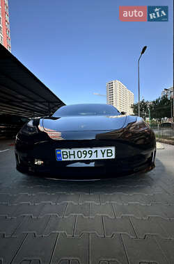 Седан Tesla Model 3 2021 в 
