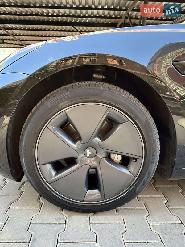Седан Tesla Model 3 2021 в Одесі