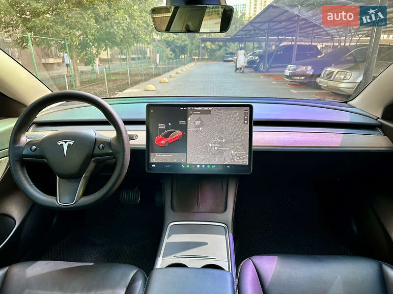 Седан Tesla Model 3 2021 в Одесі