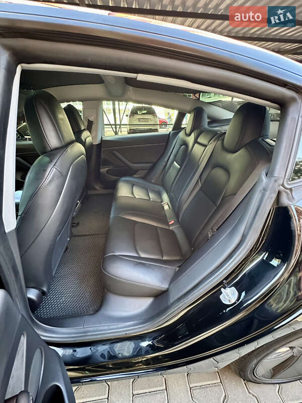 Седан Tesla Model 3 2021 в Одесі