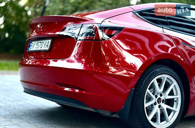 Седан Tesla Model 3 2021 в 