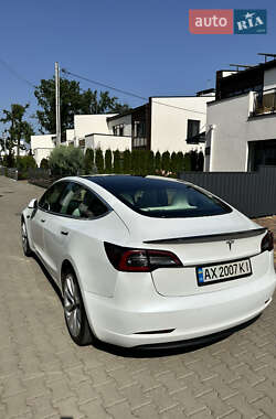 Седан Tesla Model 3 2019 в 