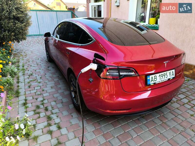 Седан Tesla Model 3 2019 в Вінниці