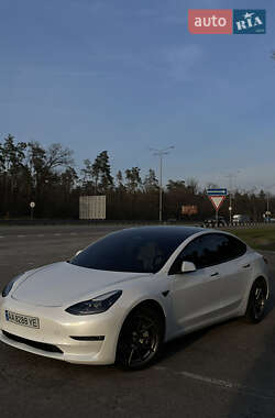 Седан Tesla Model 3 2021 в Києві