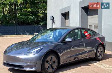 Седан Tesla Model 3 2023 в 