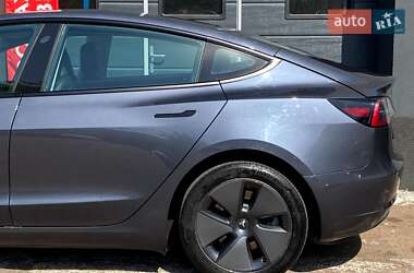 Седан Tesla Model 3 2023 в 