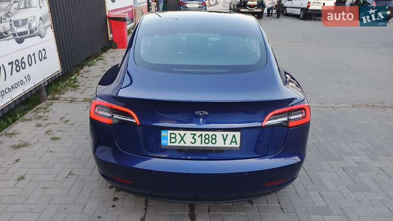 Седан Tesla Model 3 2020 в Шепетівці