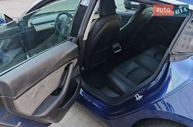 Седан Tesla Model 3 2020 в 