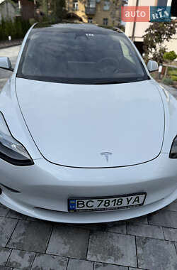 Седан Tesla Model 3 2021 в 
