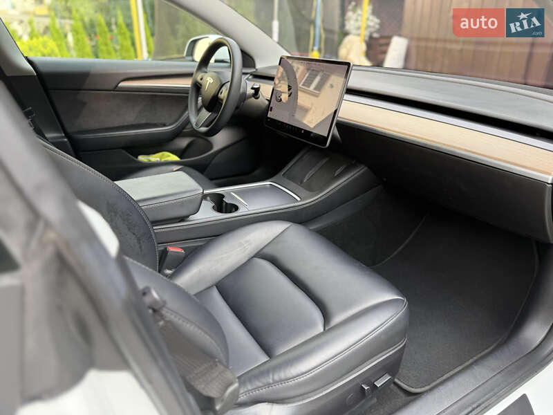 Седан Tesla Model 3 2021 в Львові фото 10 Седан Tesla Model 3 2021 в Львові