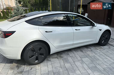 Седан Tesla Model 3 2021 в 