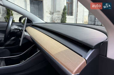 Седан Tesla Model 3 2018 в 