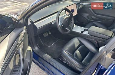 Седан Tesla Model 3 2022 в 