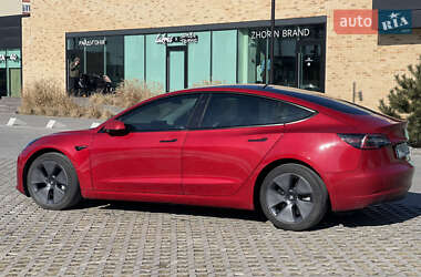 Седан Tesla Model 3 2022 в 