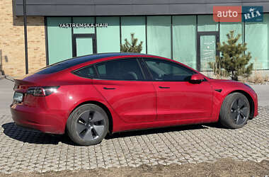 Седан Tesla Model 3 2022 в 