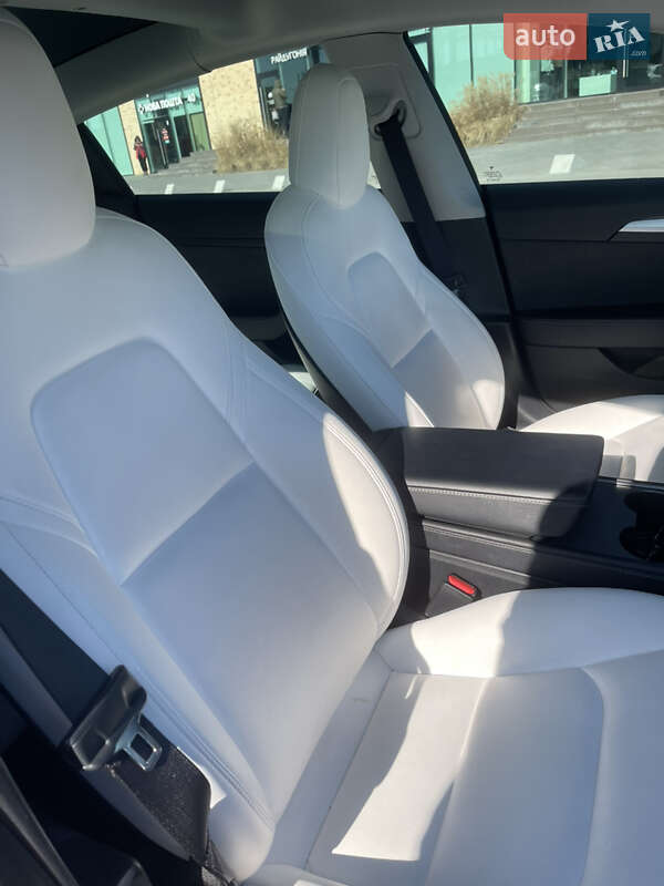 Седан Tesla Model 3 2022 в Львові фото 90 Седан Tesla Model 3 2022 в Львові