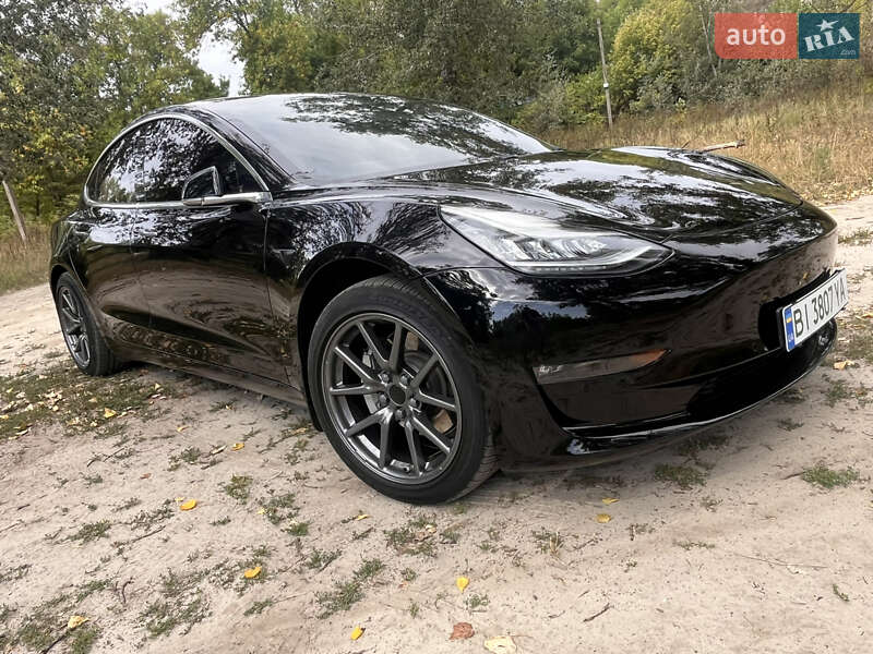 Седан Tesla Model 3 2019 в Кобеляках