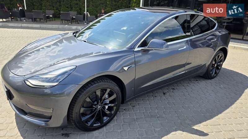 Седан Tesla Model 3 2018 в Львове фото 21 Седан Tesla Model 3 2018 в Львове