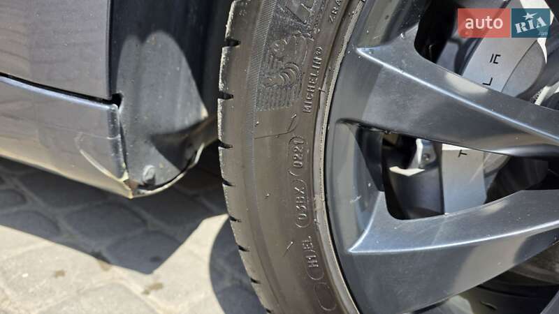 Седан Tesla Model 3 2018 в Львове фото 35 Седан Tesla Model 3 2018 в Львове