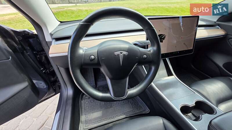 Седан Tesla Model 3 2018 в Львове фото 53 Седан Tesla Model 3 2018 в Львове