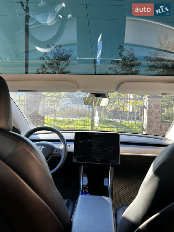 Седан Tesla Model 3 2019 в Николаеве