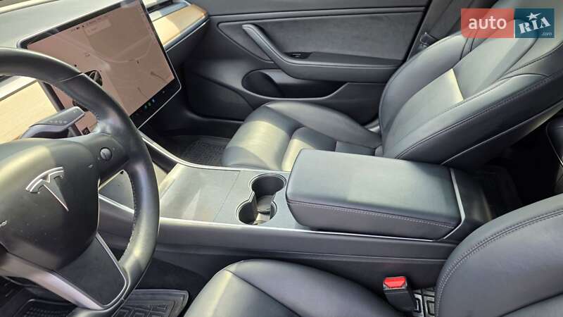 Седан Tesla Model 3 2018 в Львове фото 60 Седан Tesla Model 3 2018 в Львове