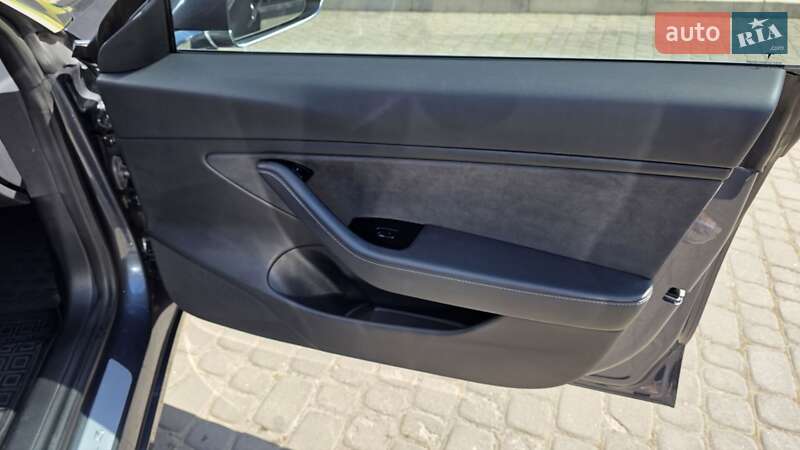 Седан Tesla Model 3 2018 в Львове фото 63 Седан Tesla Model 3 2018 в Львове