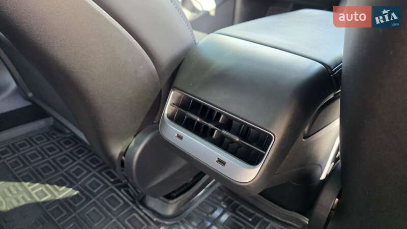 Седан Tesla Model 3 2018 в Львове фото 66 Седан Tesla Model 3 2018 в Львове