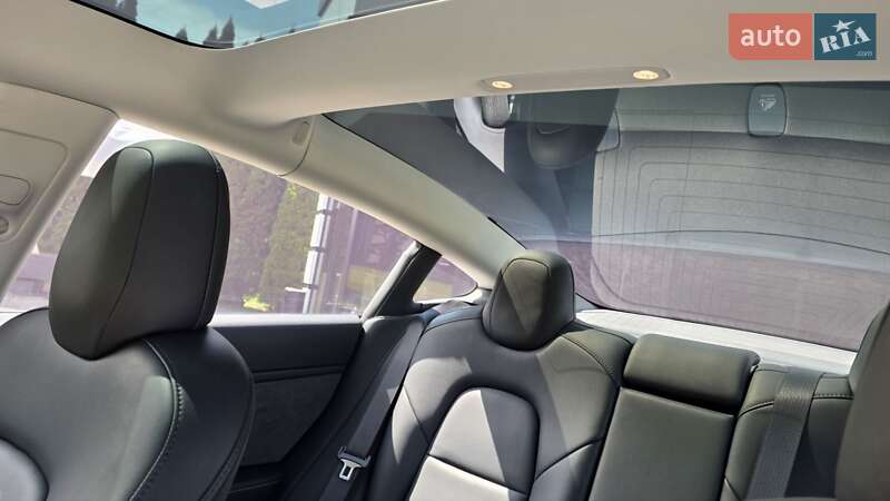 Седан Tesla Model 3 2018 в Львове фото 80 Седан Tesla Model 3 2018 в Львове