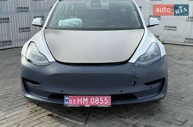 Седан Tesla Model 3 2021 в 