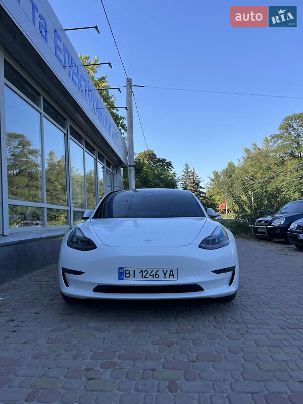 Седан Tesla Model 3 2022 в Полтаве