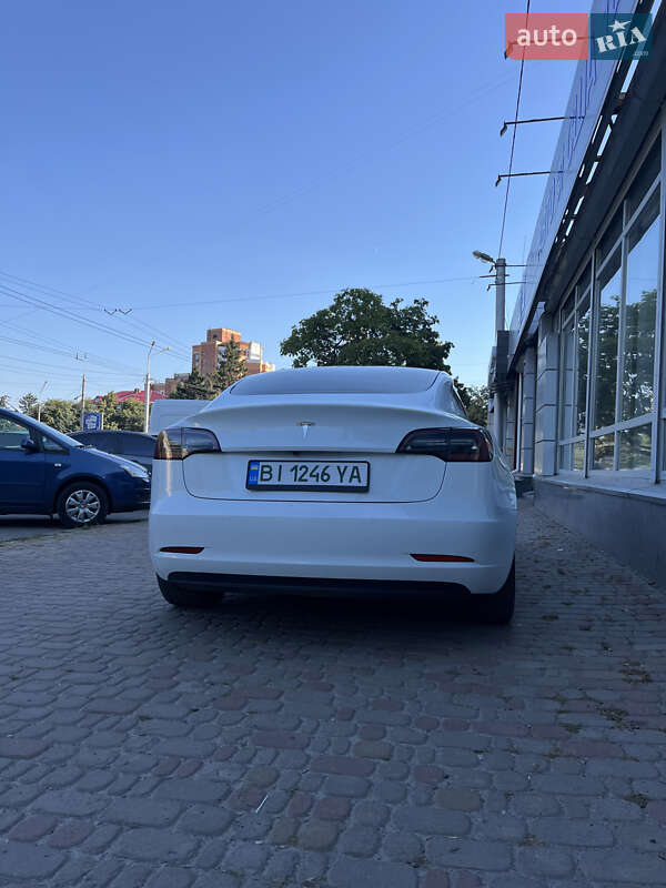 Седан Tesla Model 3 2022 в Полтаве