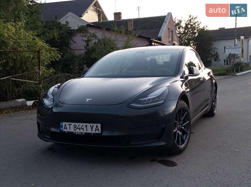 Седан Tesla Model 3 2018 в 