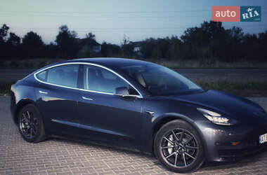 Седан Tesla Model 3 2018 в 