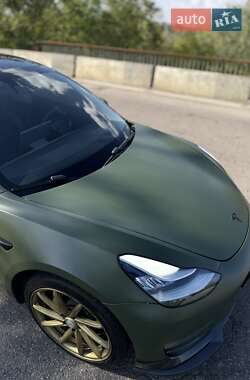 Седан Tesla Model 3 2019 в 