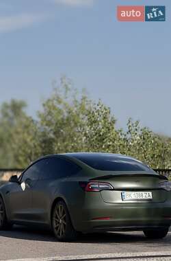 Седан Tesla Model 3 2019 в 